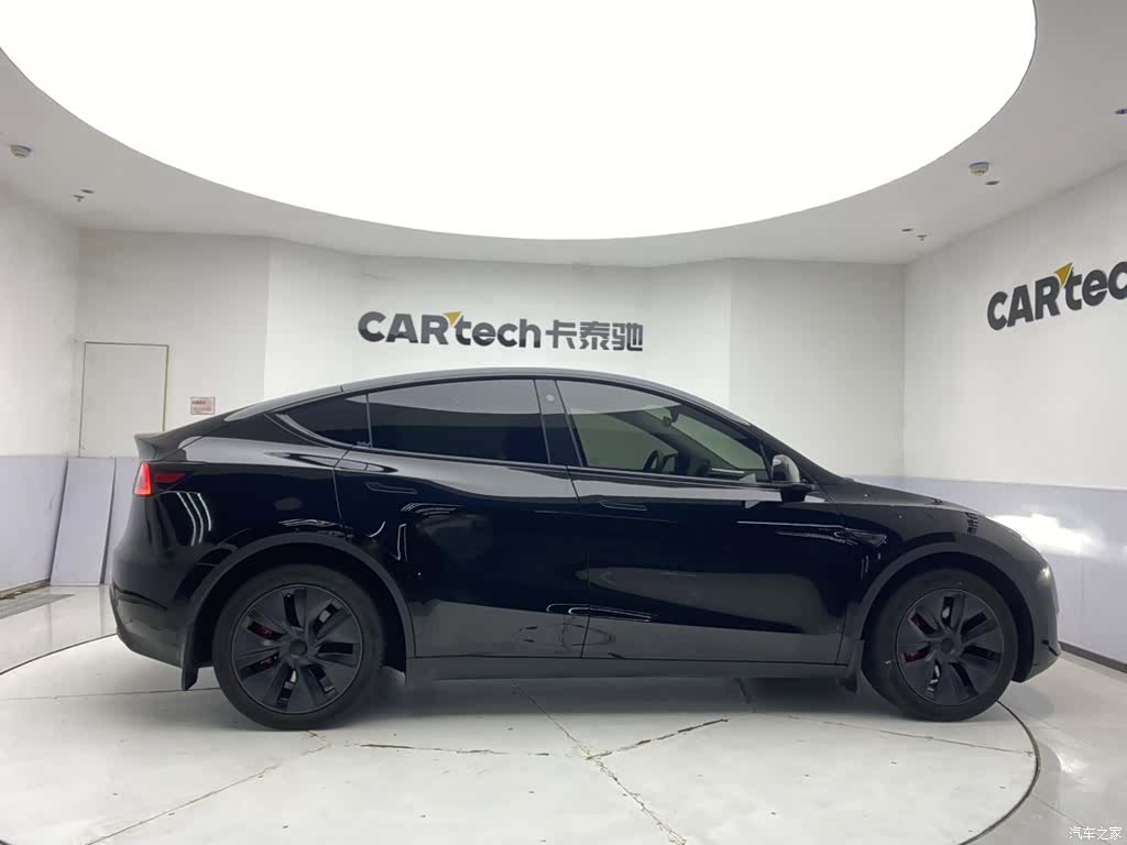 Tesla Model Y, 2024 4