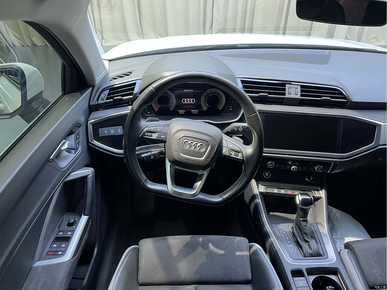 Audi Q3, 2023 12