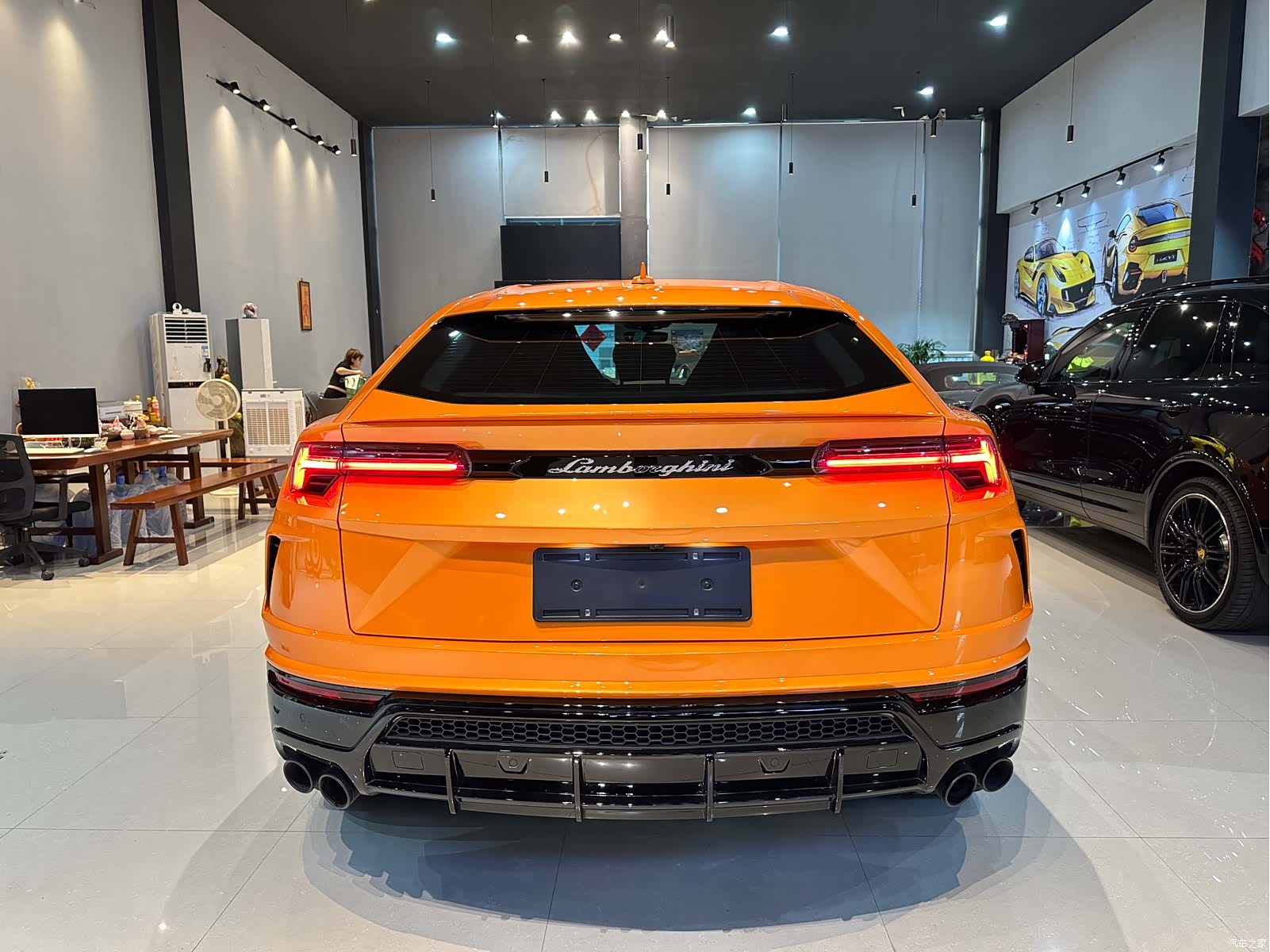 Lamborghini Urus, 2023 6