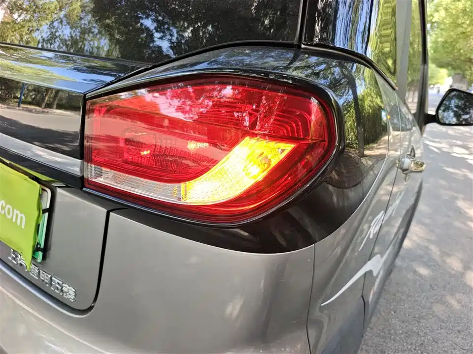Baoding E100
