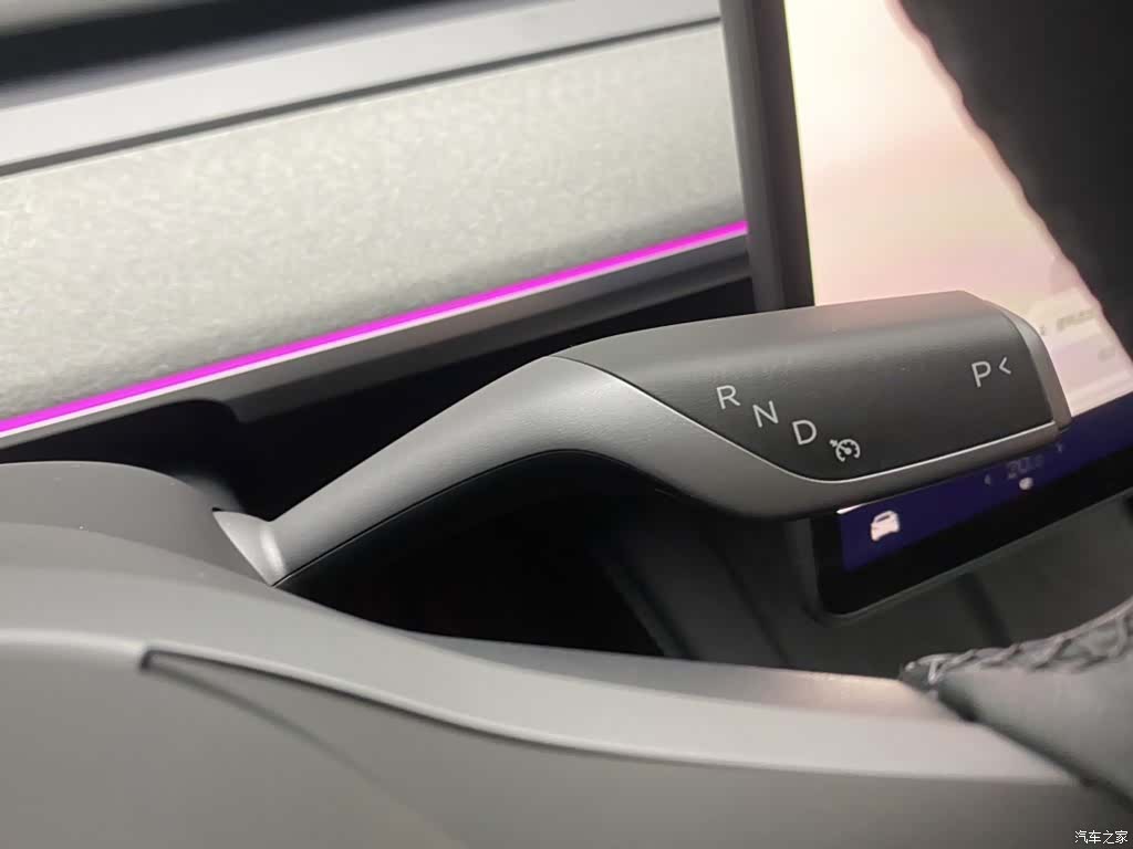 Tesla Model Y, 2024 20