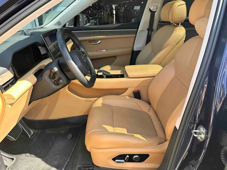 AITO Ask the world M5