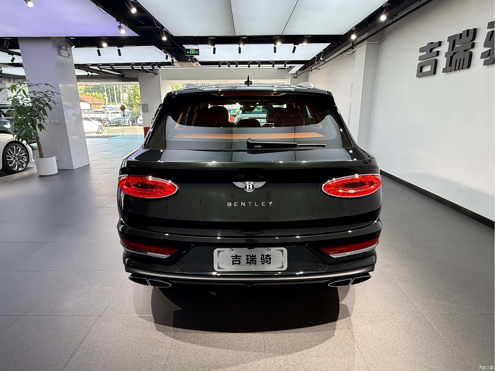 Bentley Bentayga, 2021 все фото