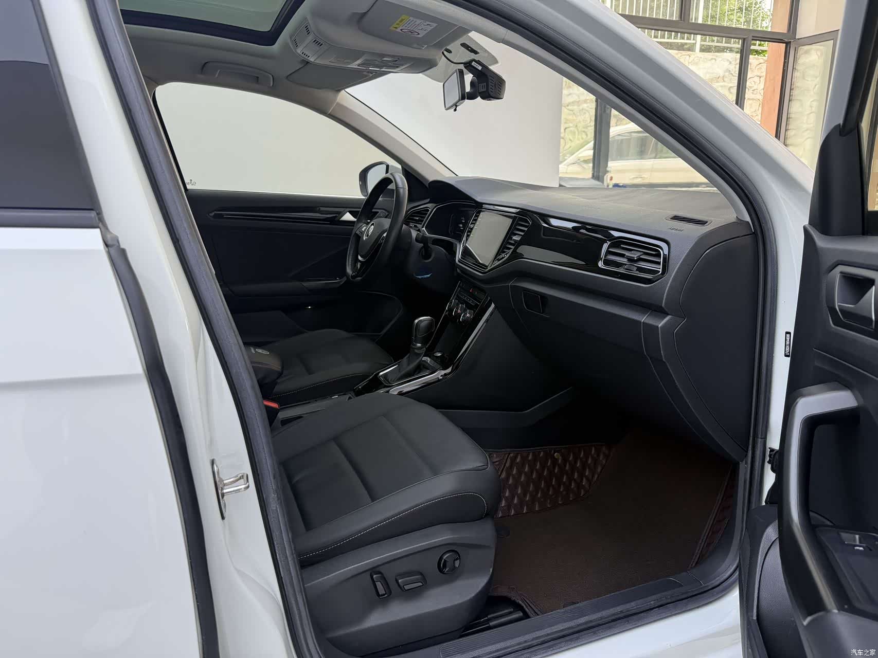 Volkswagen T-ROC, 2022 9