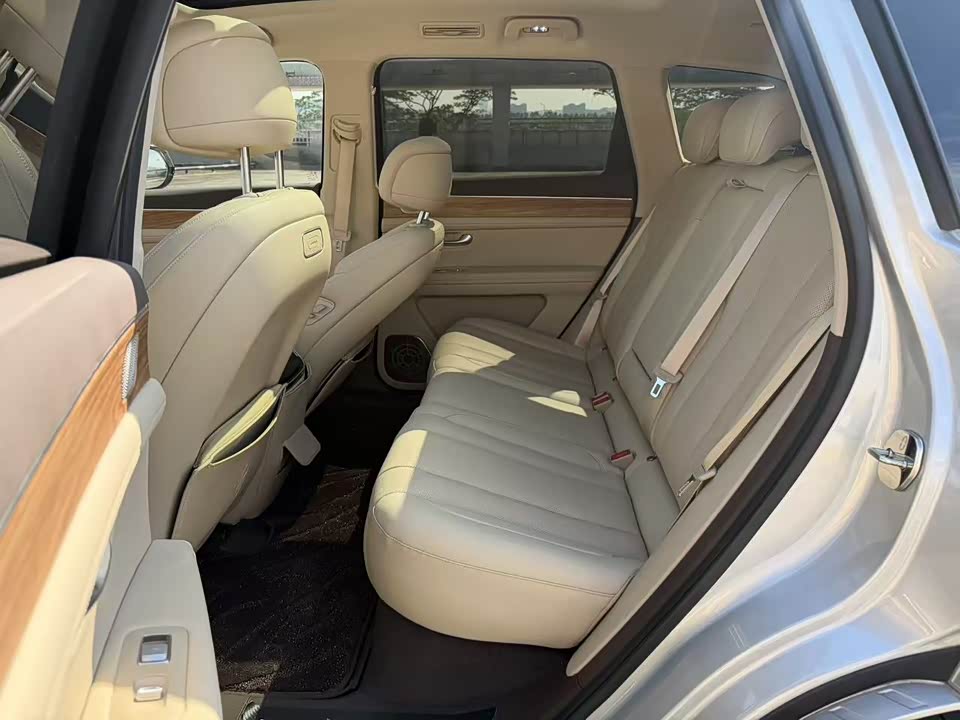 AITO Ask the world M7