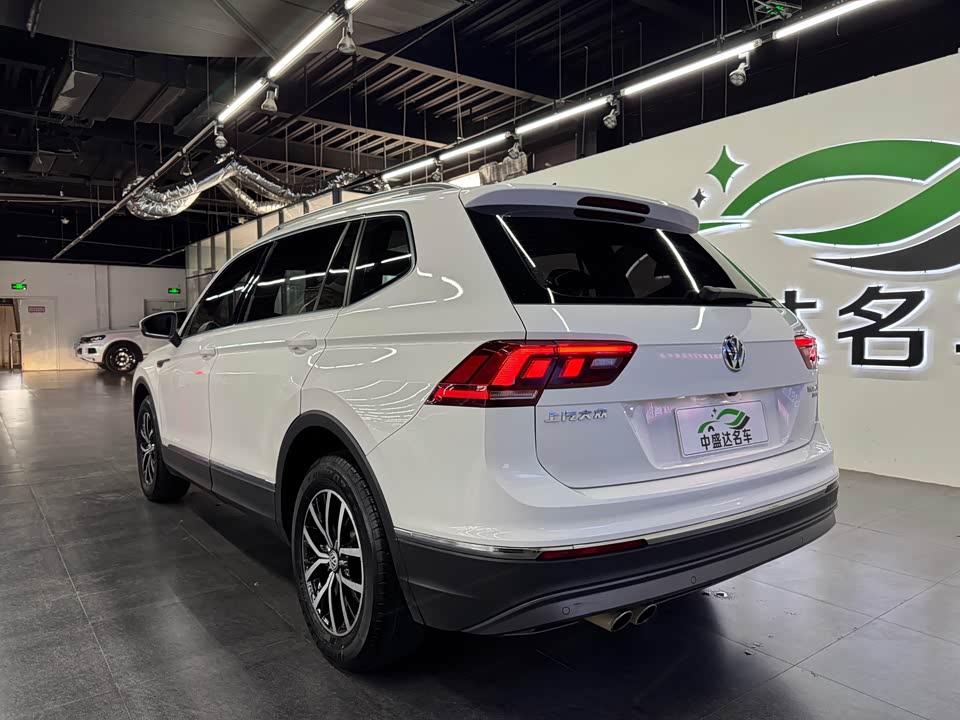 Volkswagen Tiguan L