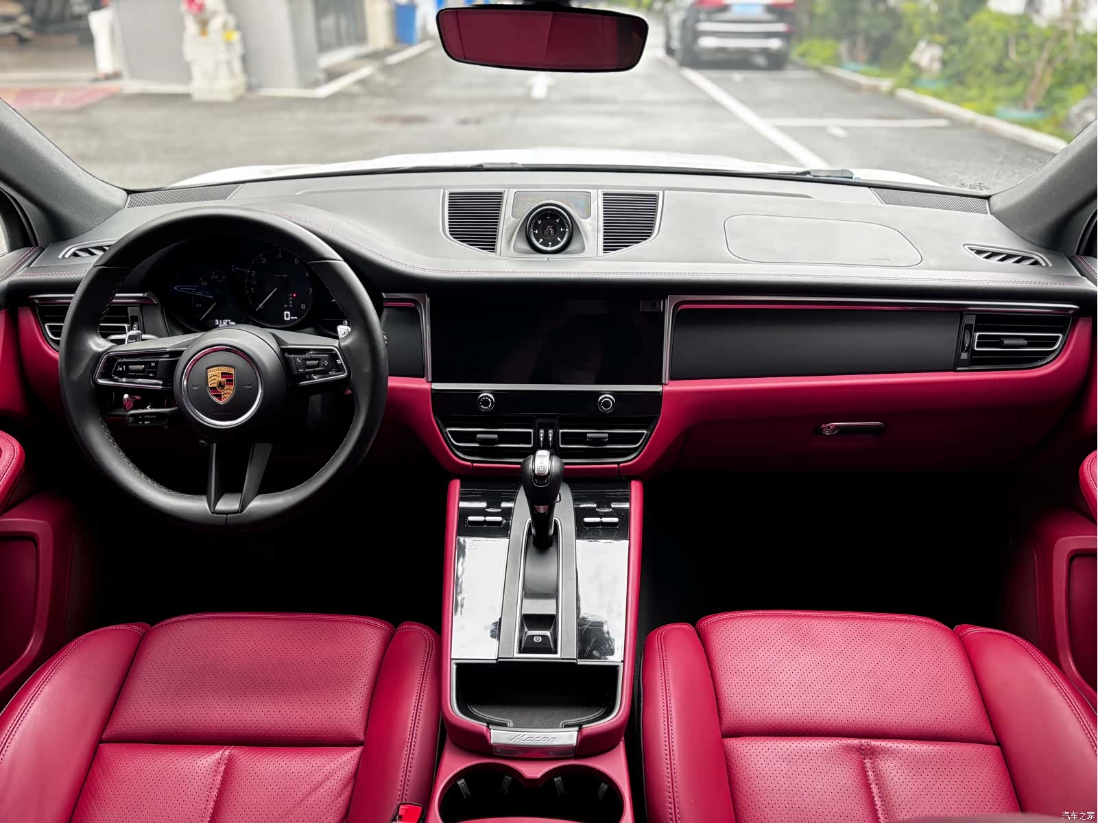 Porsche Macan, 2022 10