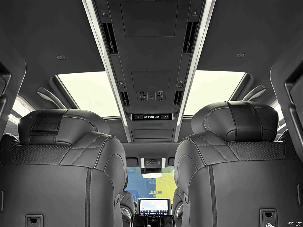 Toyota Vellfire, 2025 15