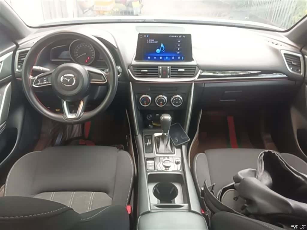 Mazda CX-4, 2019 10