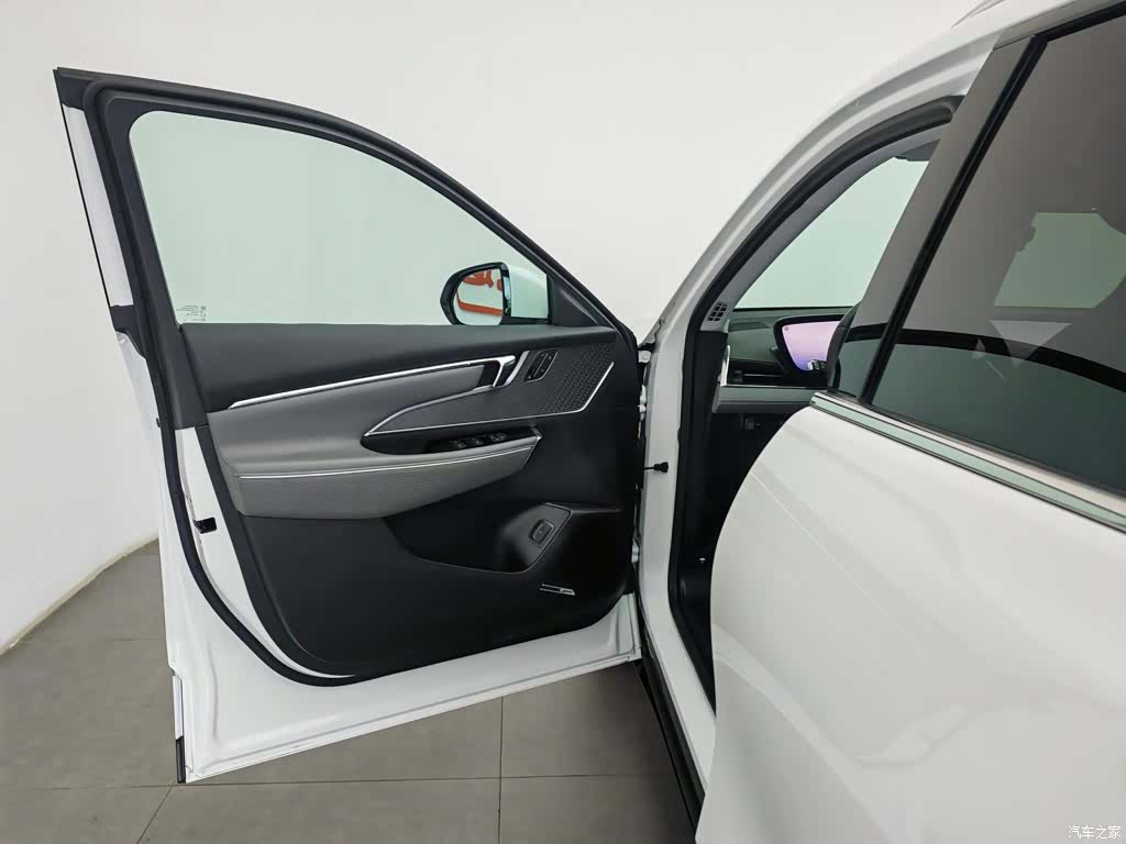 Buick E5, 2025 8