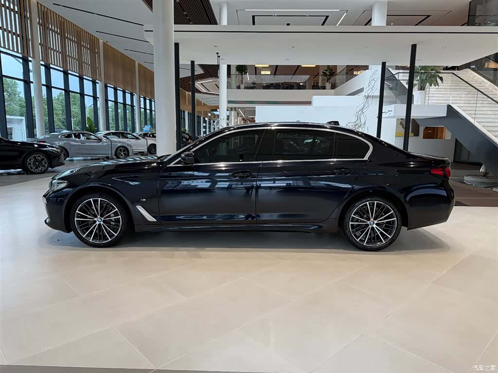 BMW 5 Series, 2022 2