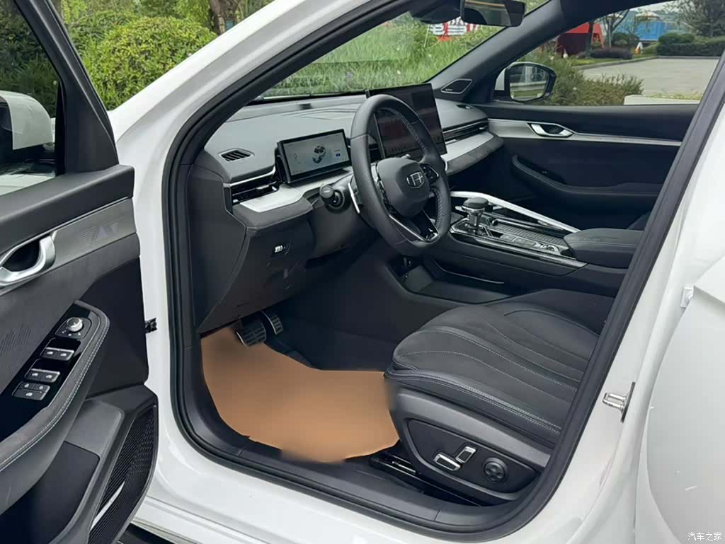 Geely Preface, 2025 11