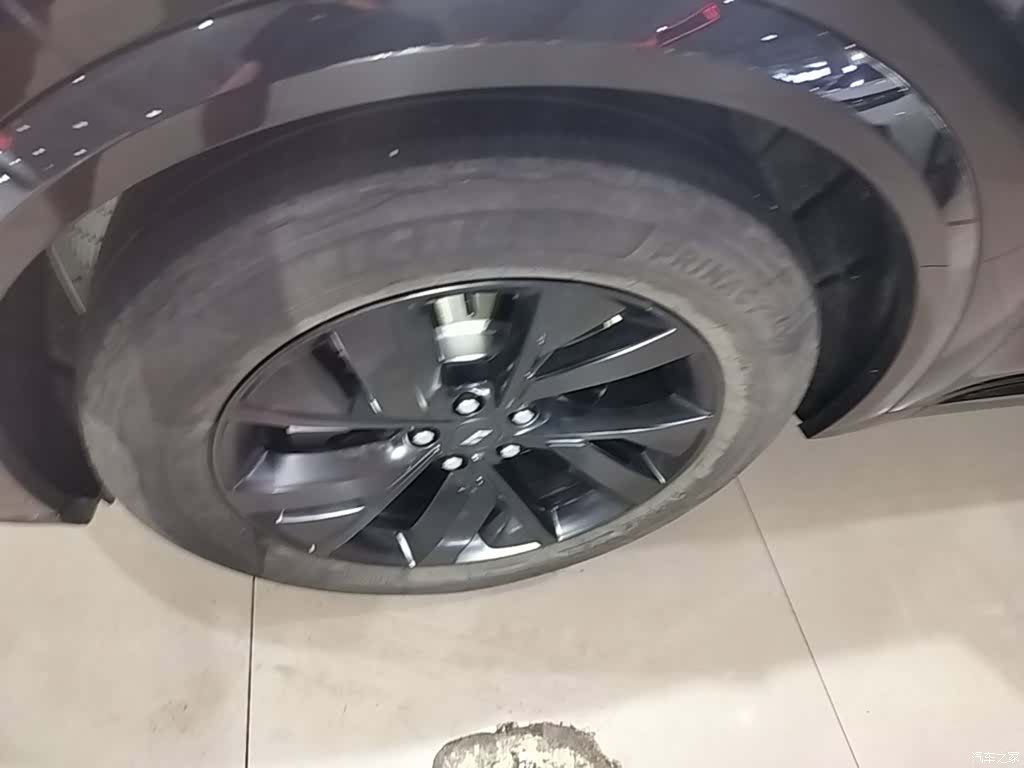 Li Auto L8, 2023 23