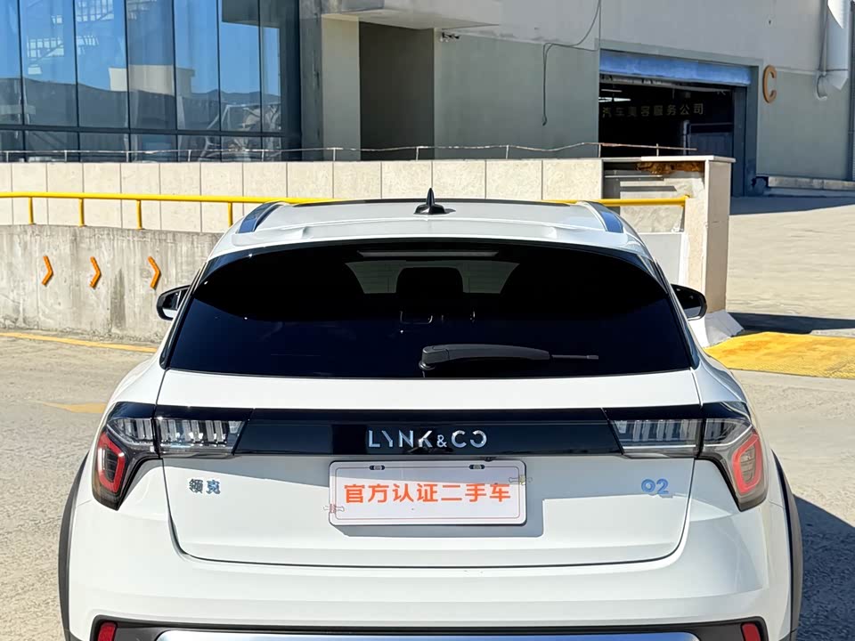 Lynk & Co 02