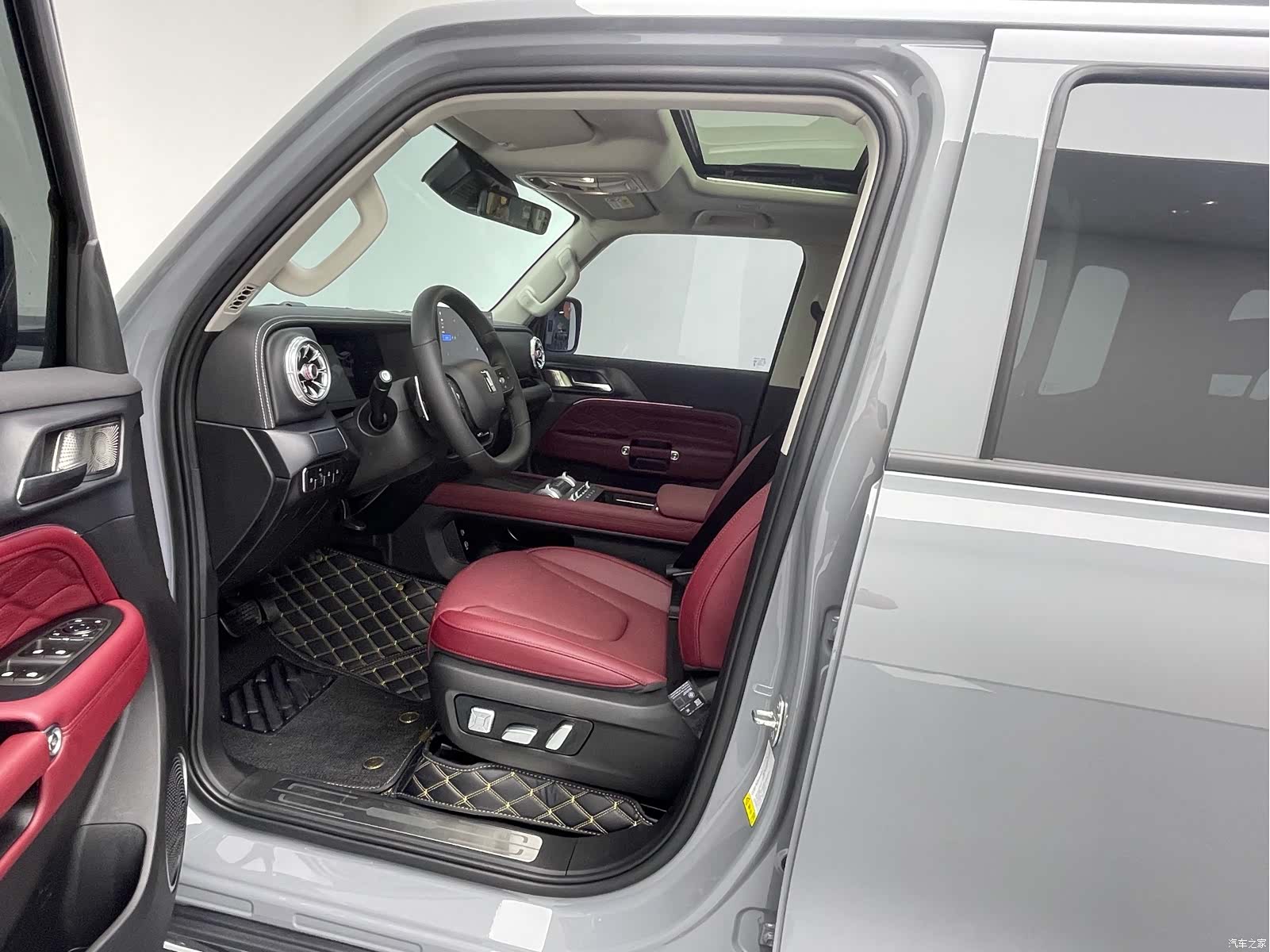 Tank 300, 2025 16