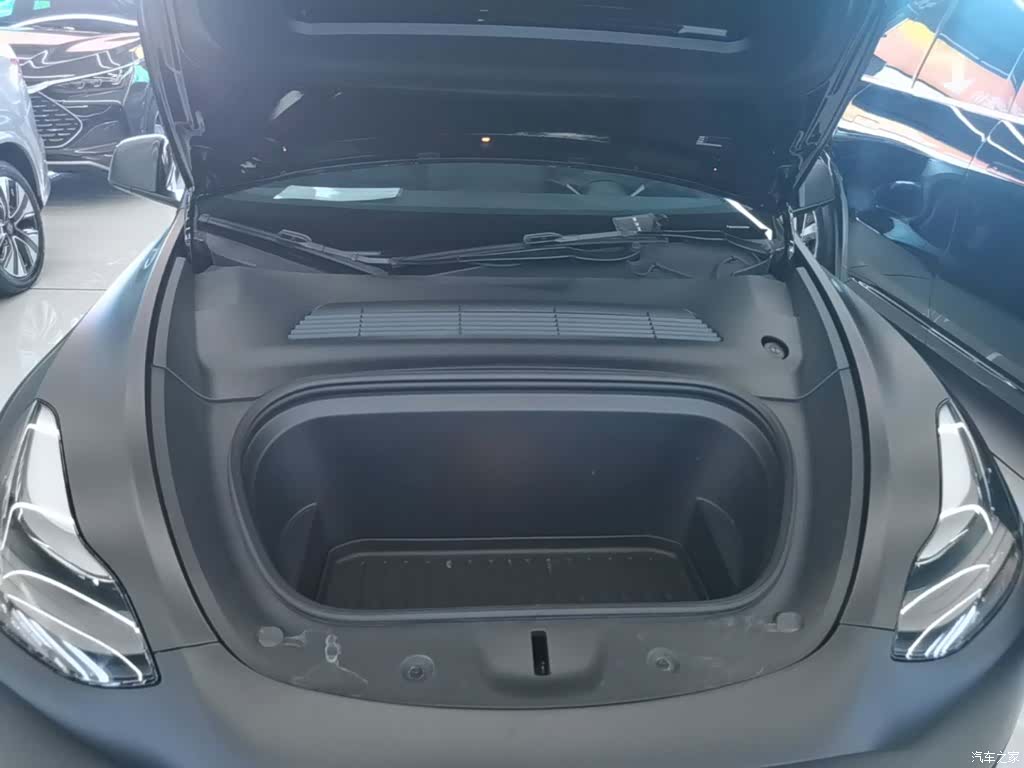 Tesla Model Y, 2022 20