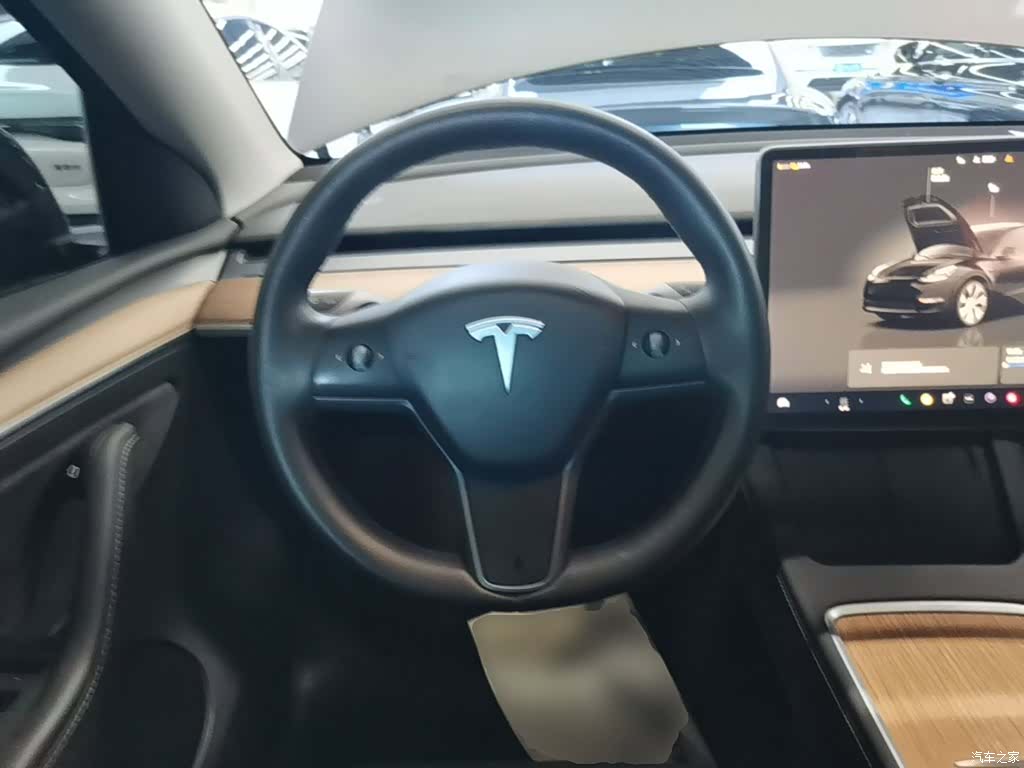 Tesla Model Y, 2022 11