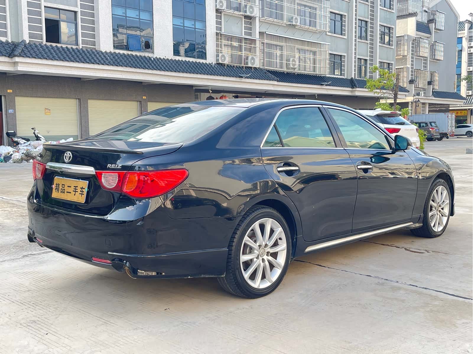 Toyota 2.5V, 2012 8