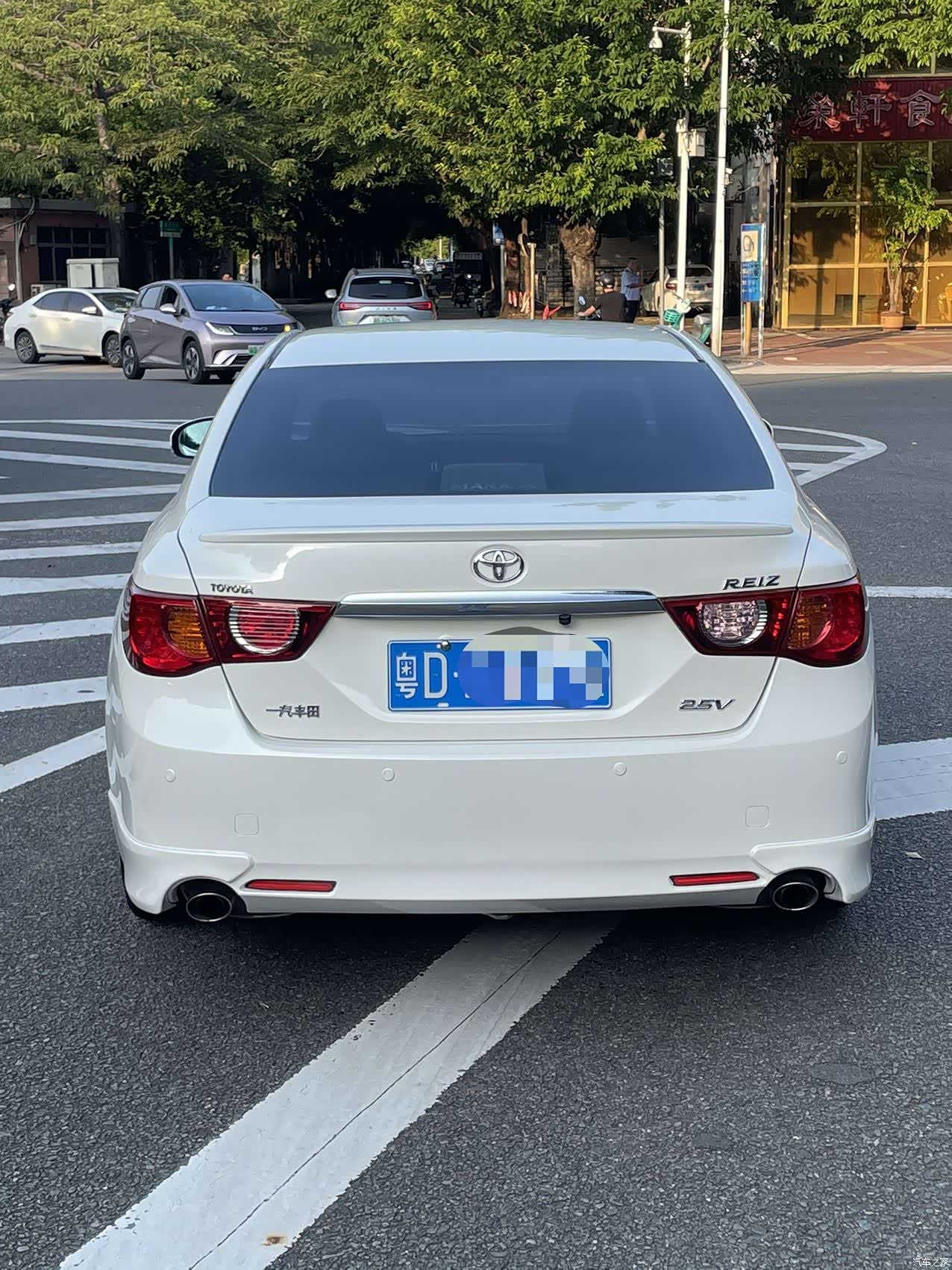 Toyota 2.5V, 2011 9