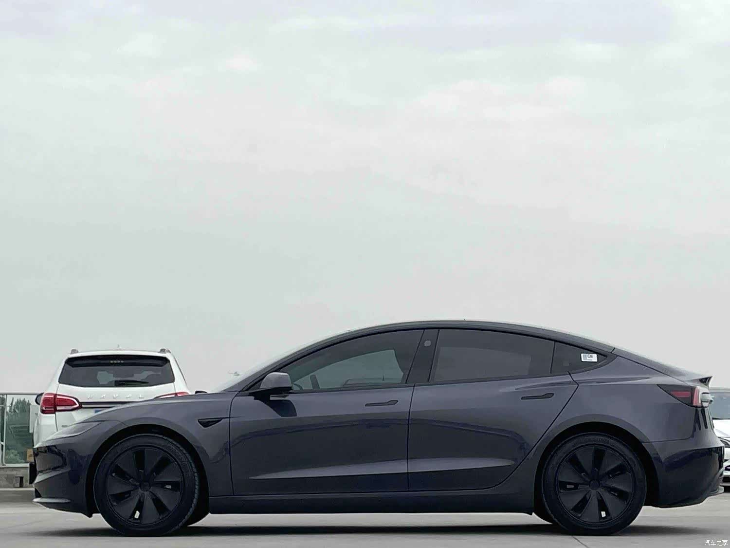 Tesla Model 3, 2025 9