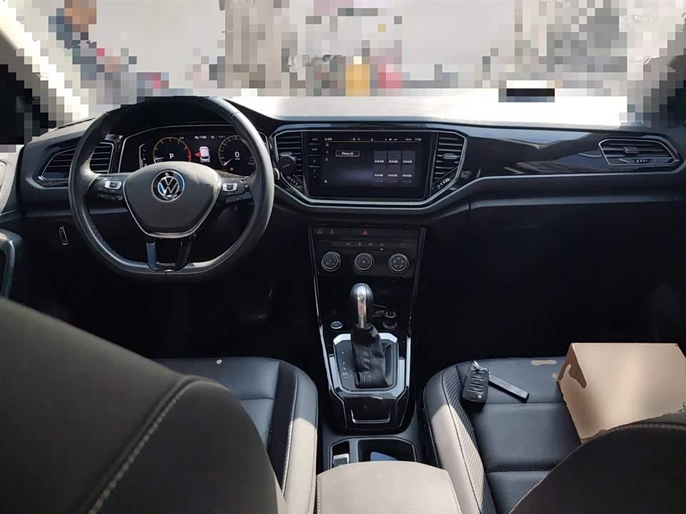 Volkswagen T-ROC exploring Songs