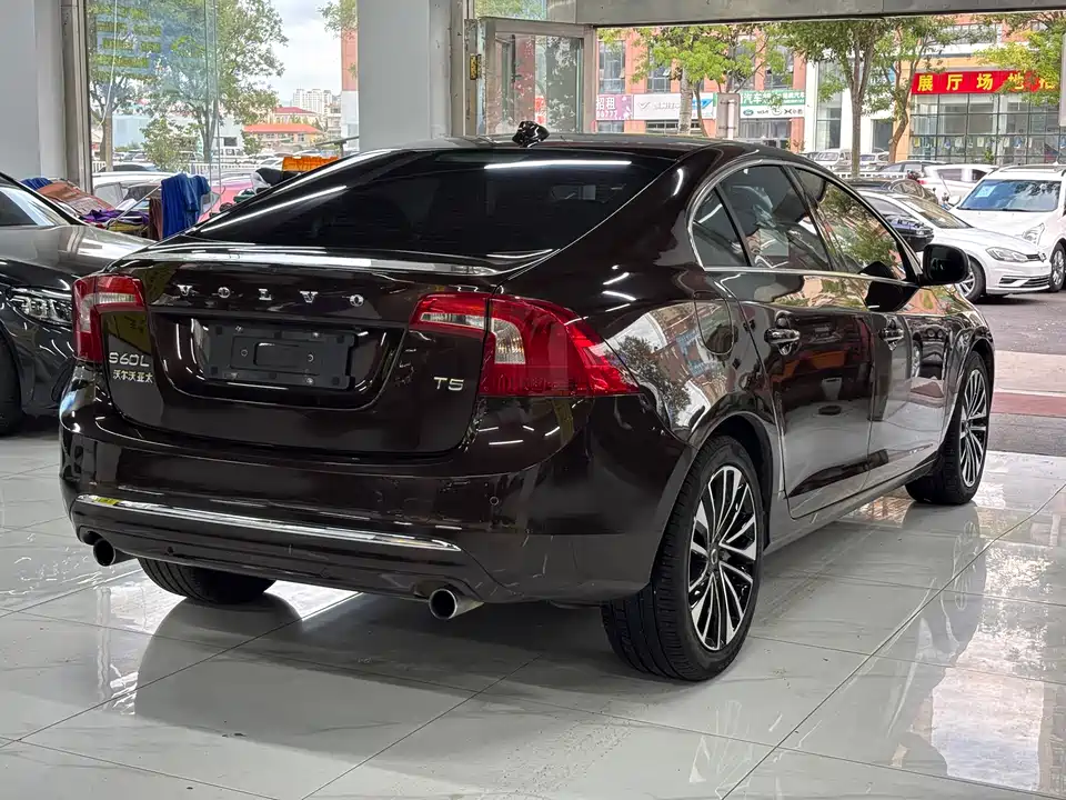 Volvo S60