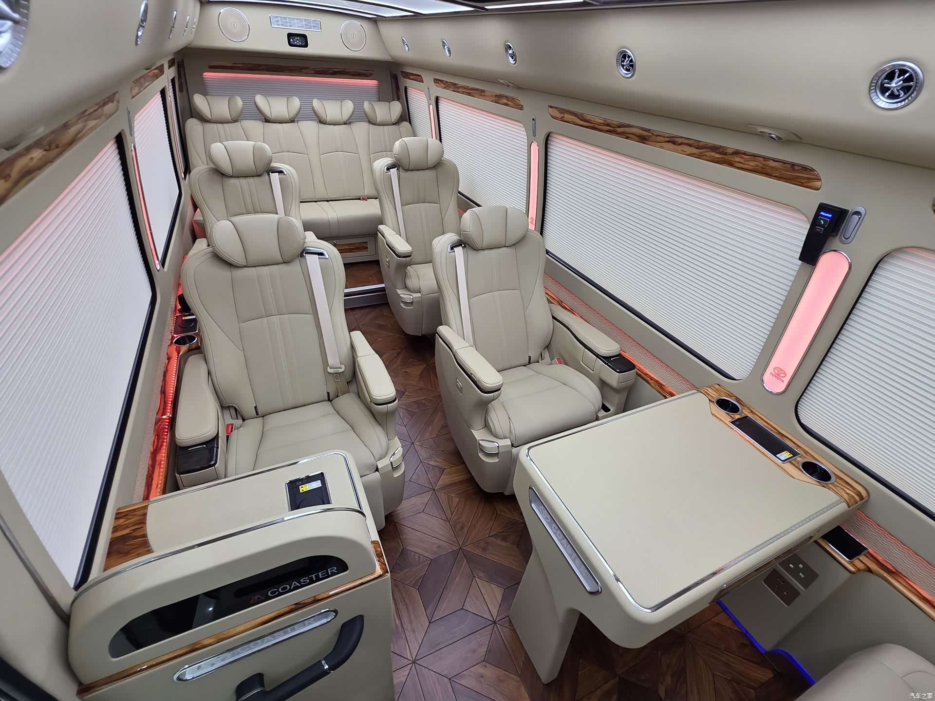 Toyota Coaster, 2019 4