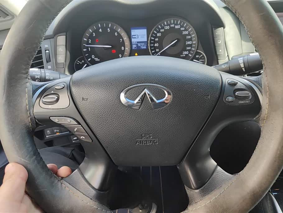 Infiniti Q70 Infiniti Q70