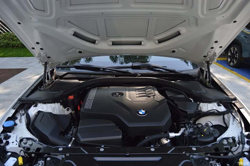 BMW 3 Series, 2025 16
