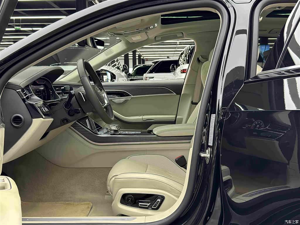 Audi A8L, 2022 6