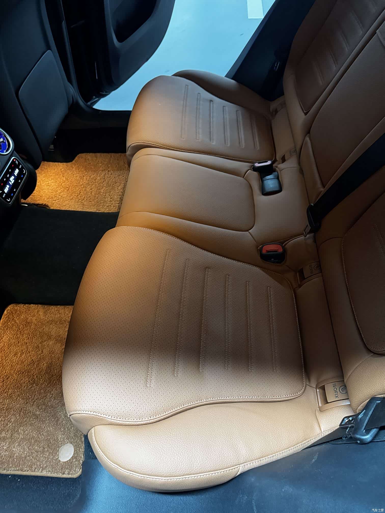 Mercedes-Benz GLC, 2026 28
