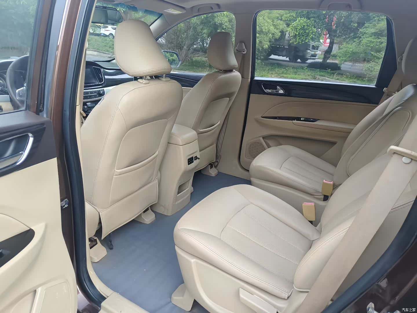 Wuling 730, 2016 4