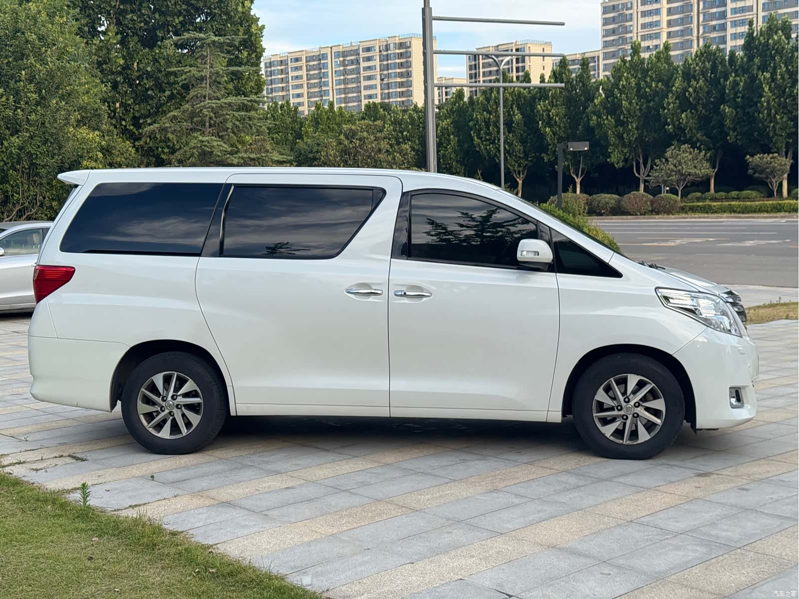 Toyota Alphard, 2014 15