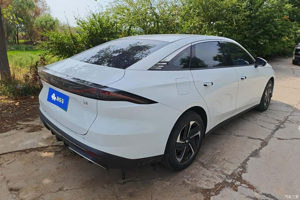 Geely Galaxy L6, 2024 3