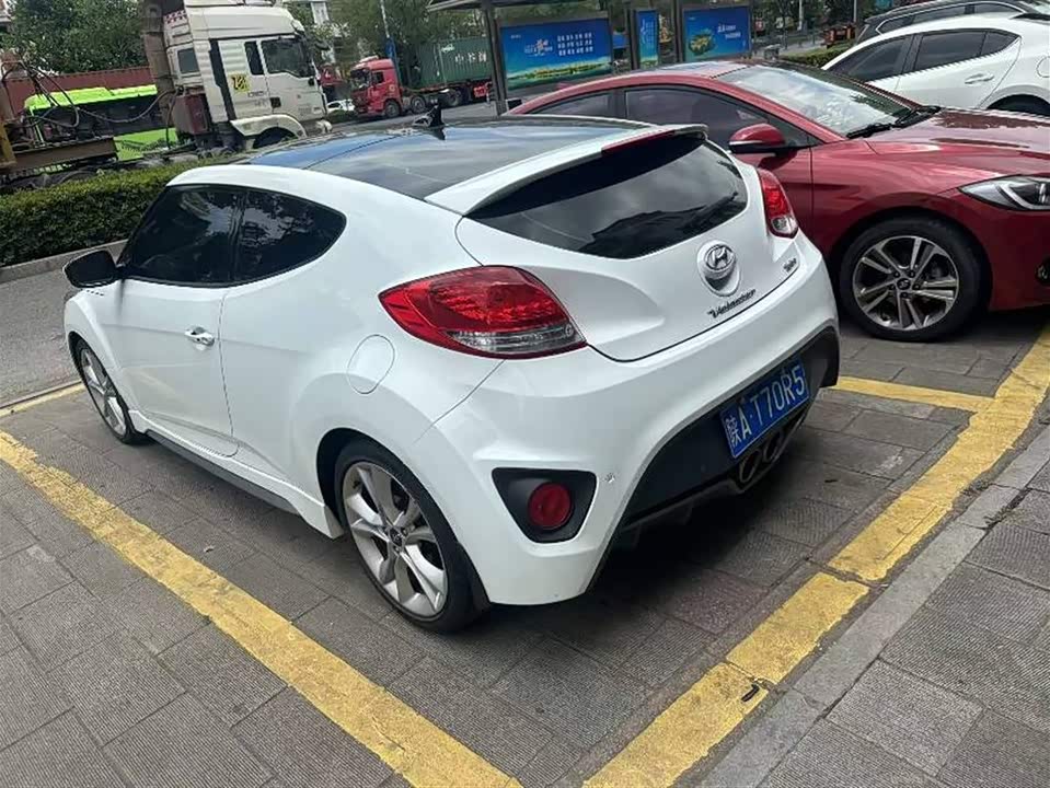 Hyundai Veloster