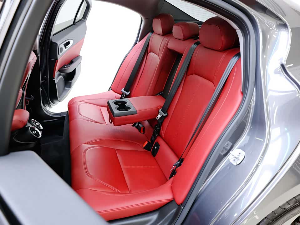 Alfa Romeo Giulia Alfa Romeo Giulia