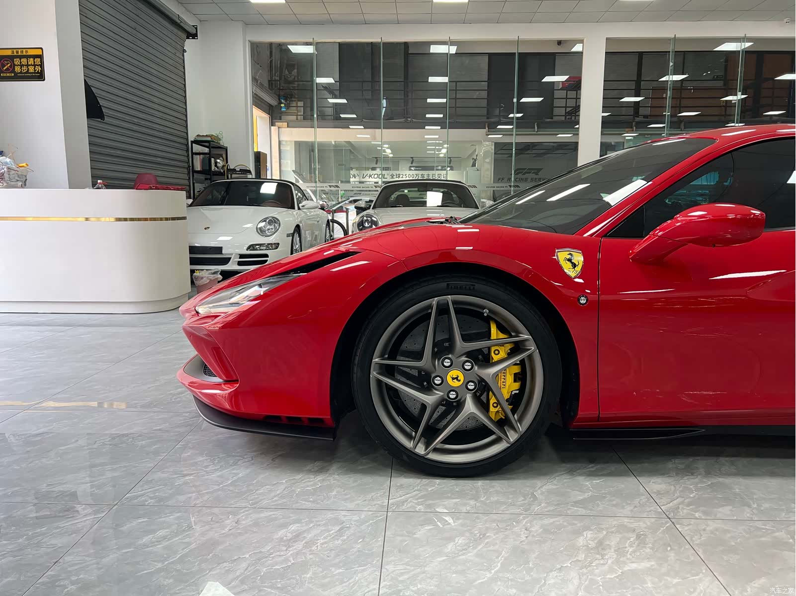 Ferrari F8, 2023 21