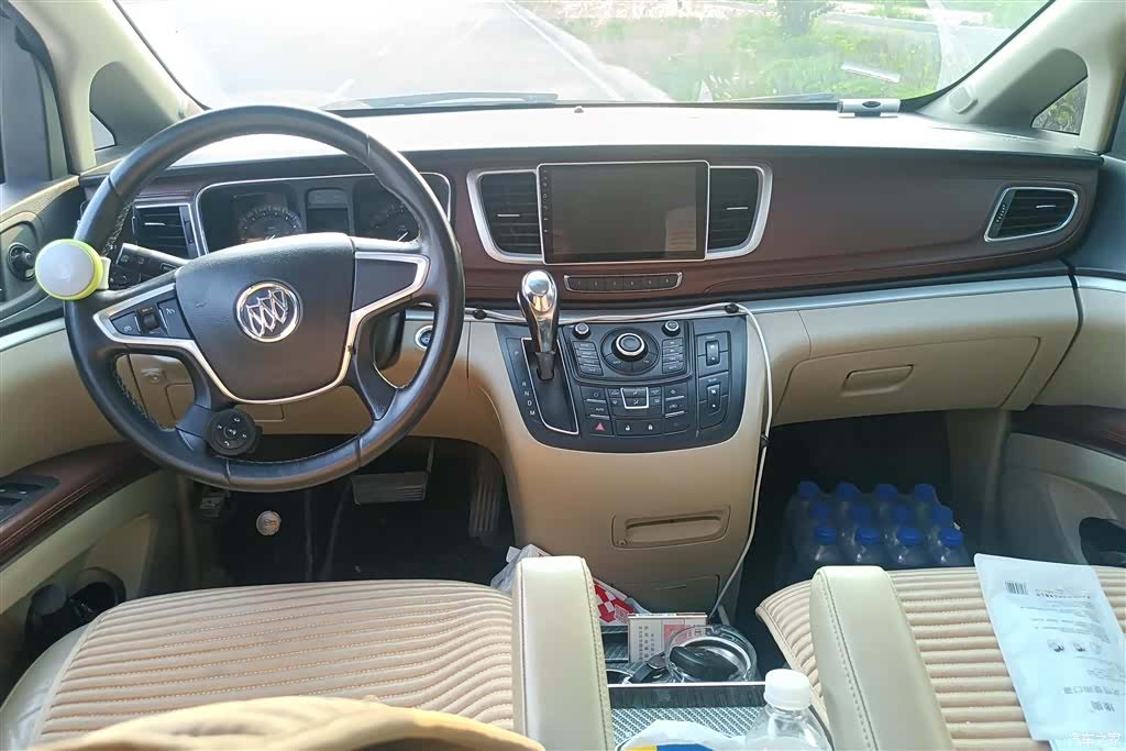 Buick GL8, 2016 12