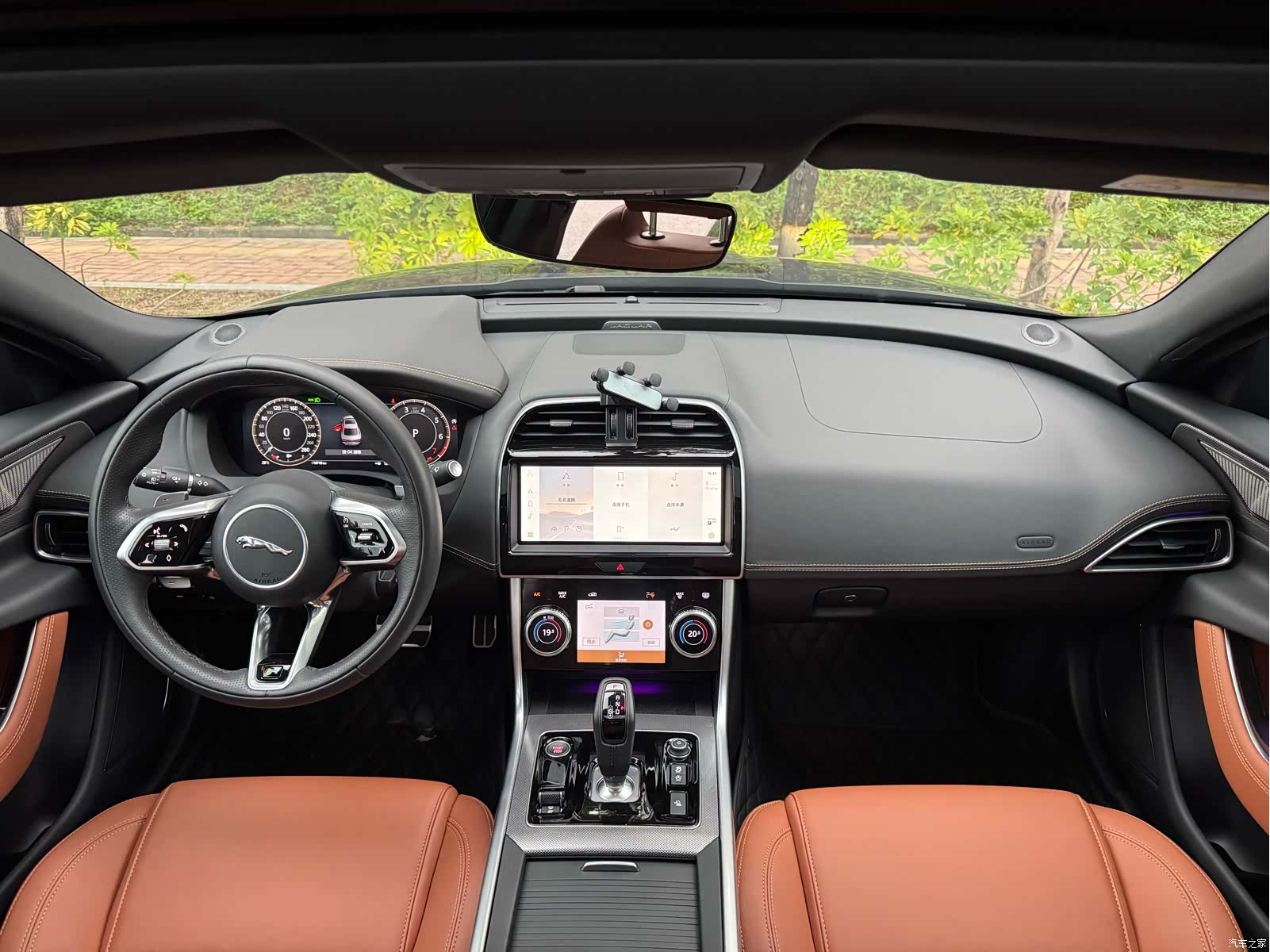 Land Rover XEL, 2025 14