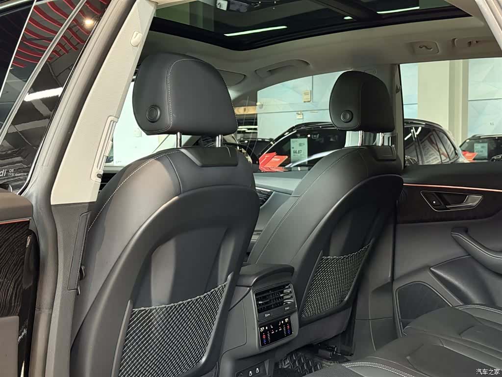 Audi Q8, 2025 16