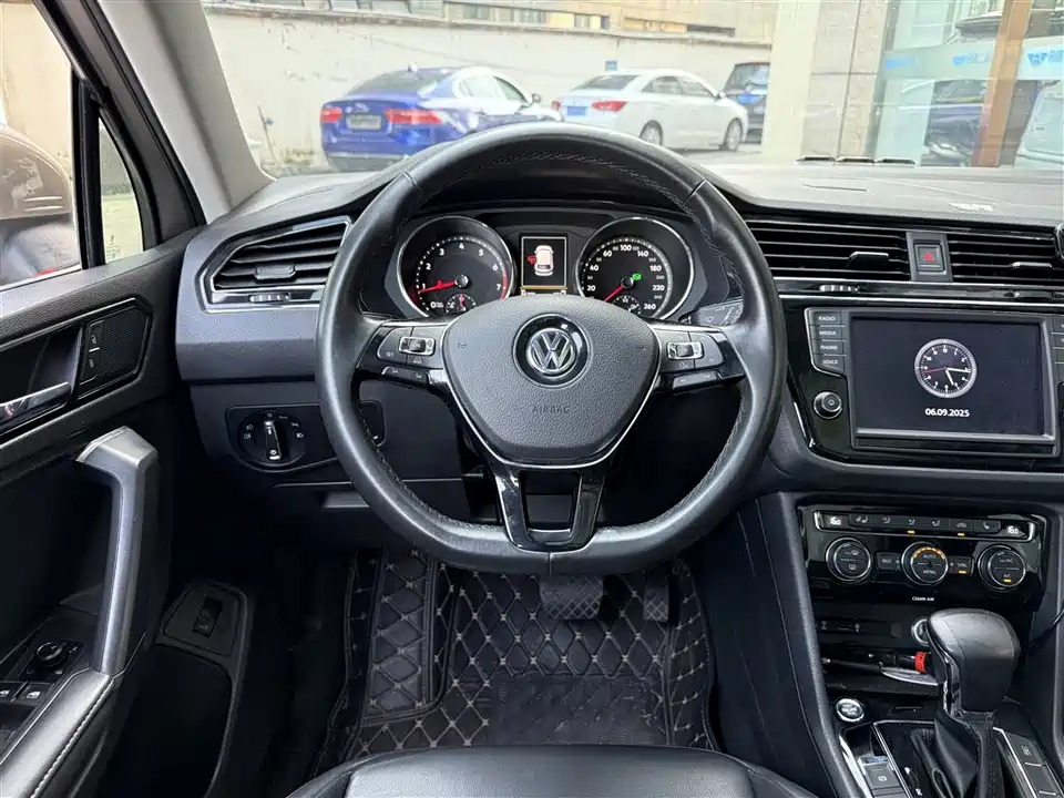 Volkswagen Tiguan L