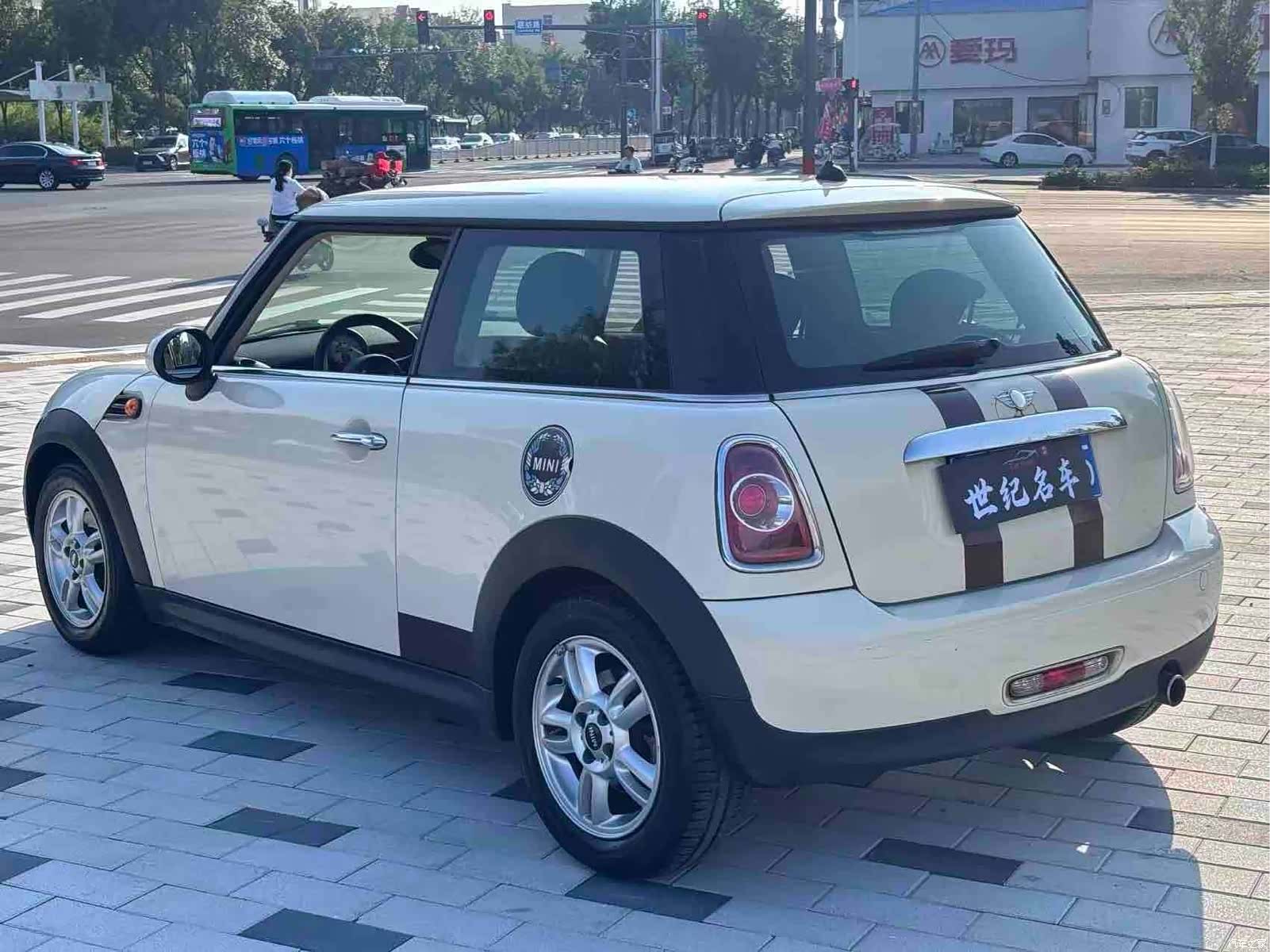 Mini ONE, 2013 9