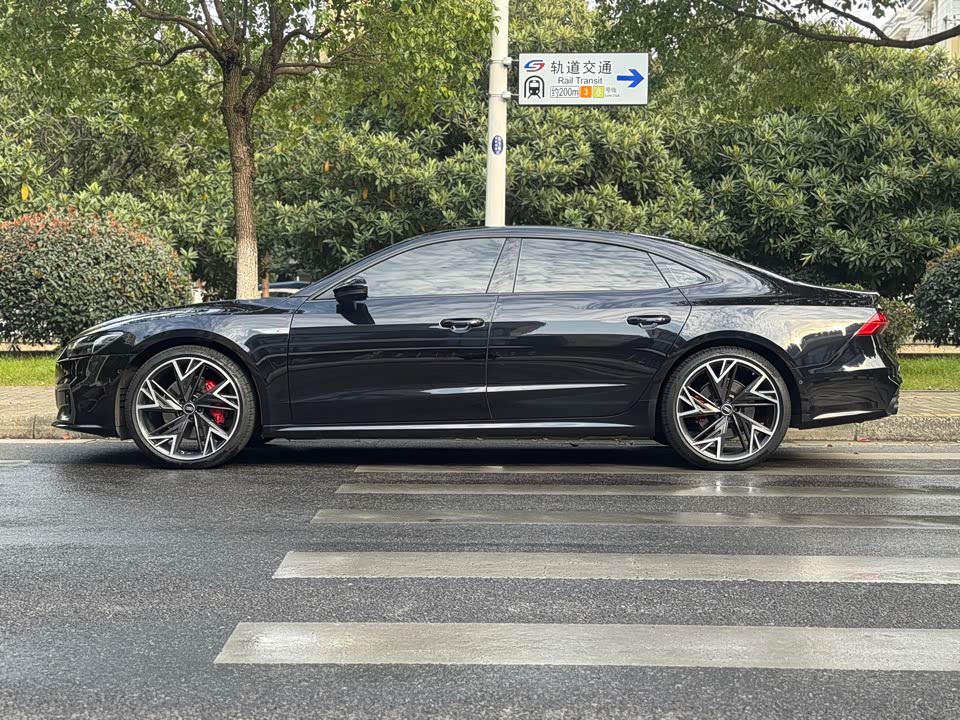 Audi A7L