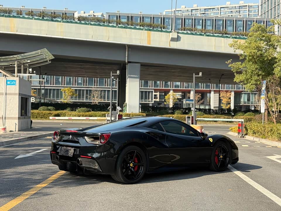 Ferrari 488