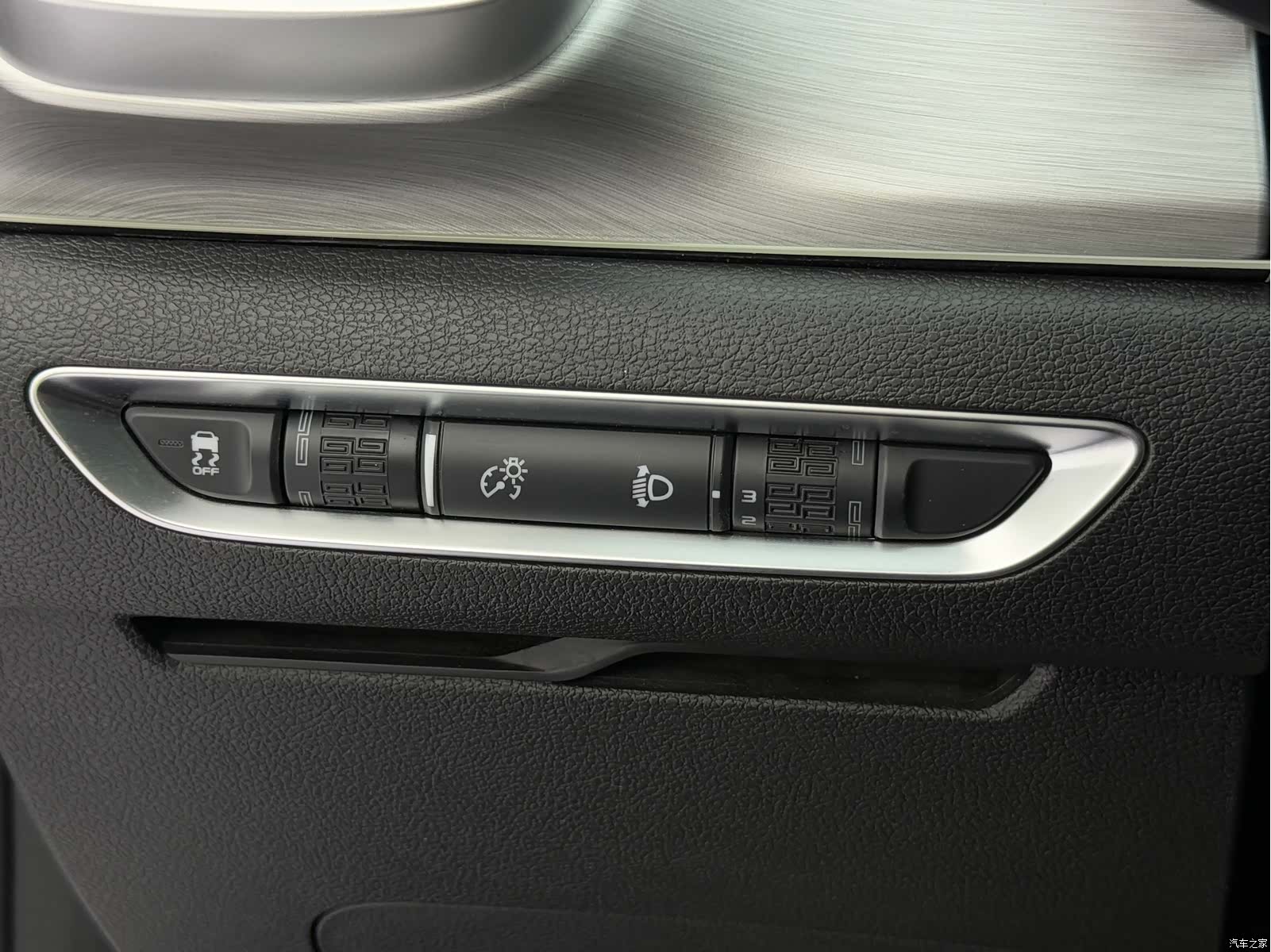 Geely Coolray, 2022 14