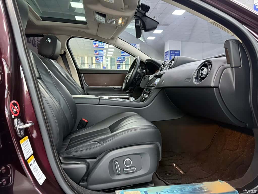 Jaguar XJ, 2017 21