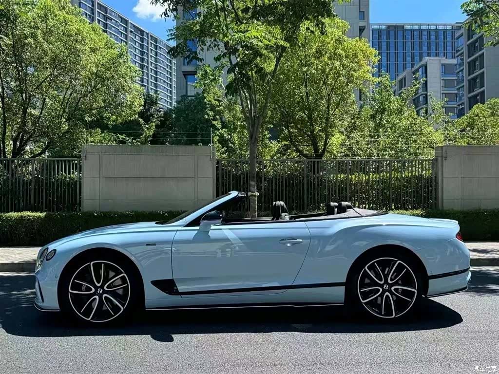 Bentley Continental GT, 2023 все фото