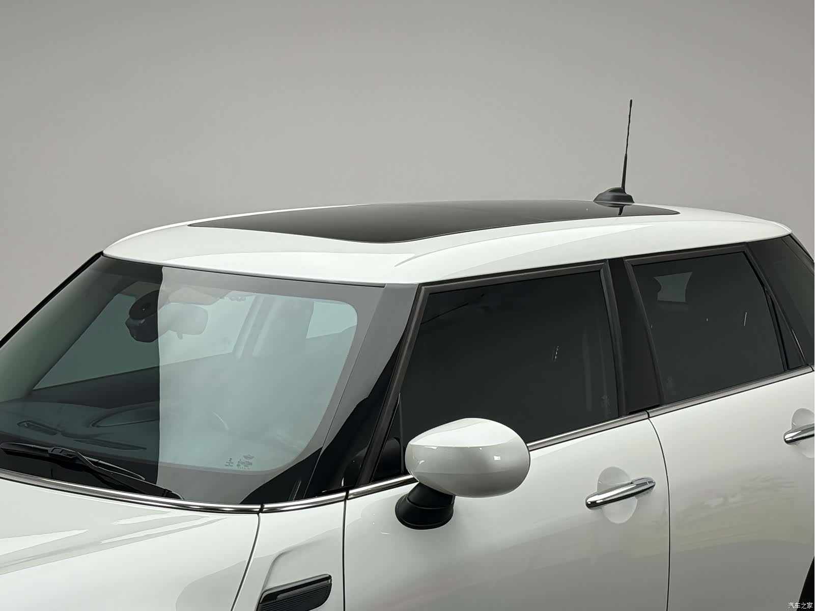 Mini ONE, 2023 6