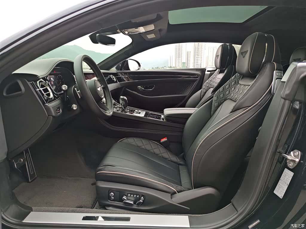 Bentley Continental GT, 2023 все фото