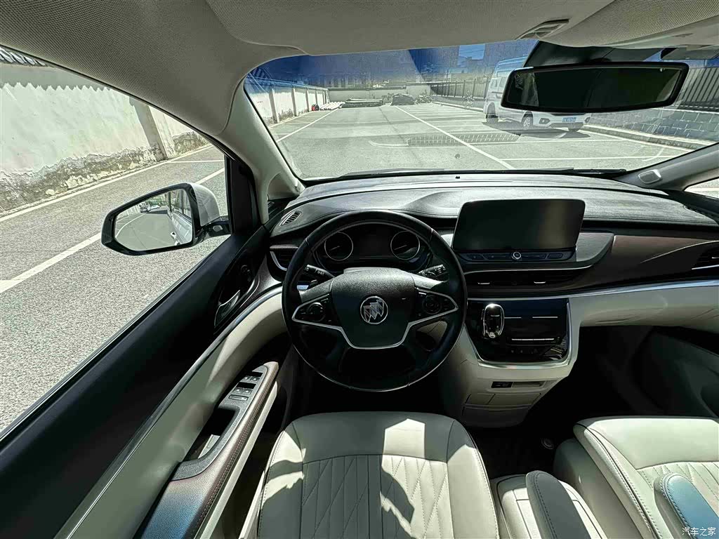 Buick GL8, 2022 10